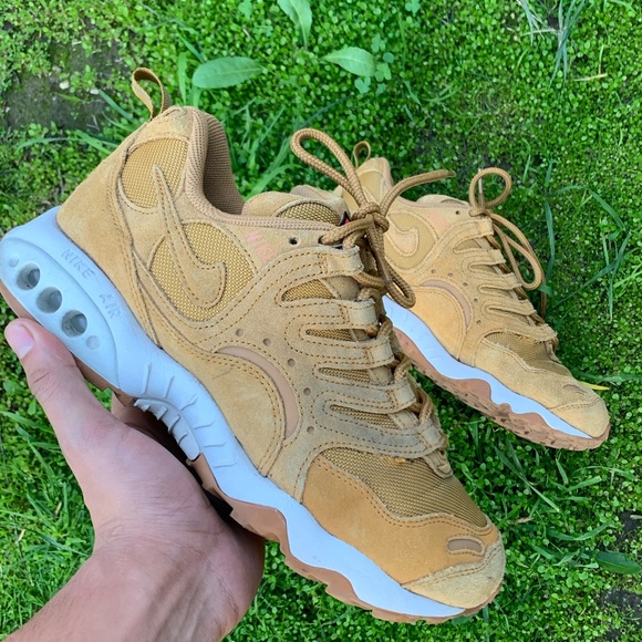 nike air terra humara wheat